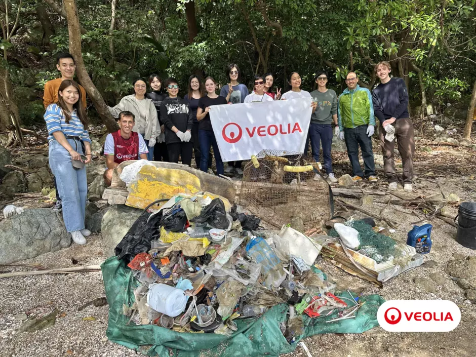 Combining Citizen Science with Coastal Clean-Up with WWFHK